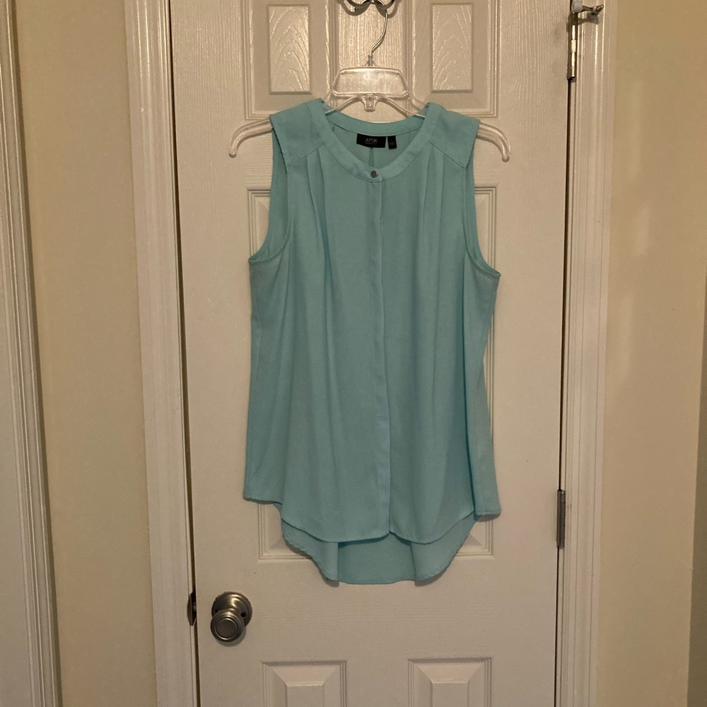 Size Large light aqua sleeveless top